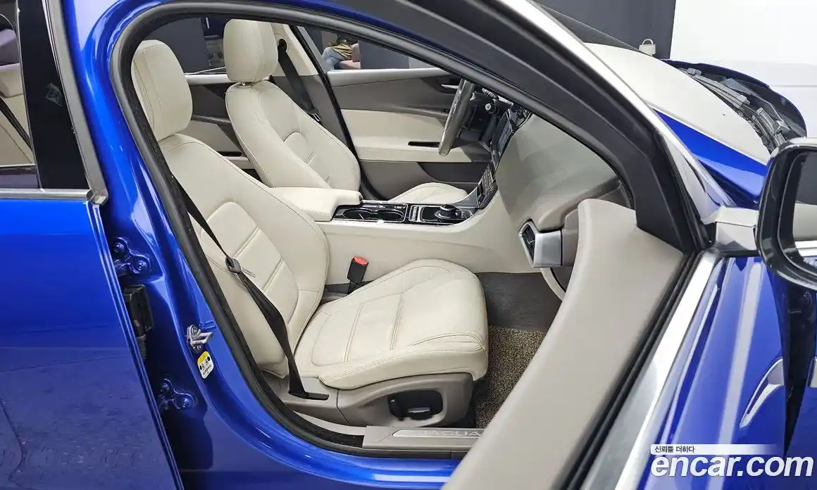 Jaguar XE 2017 2.0 гидро в Москве № 311263, фото 12