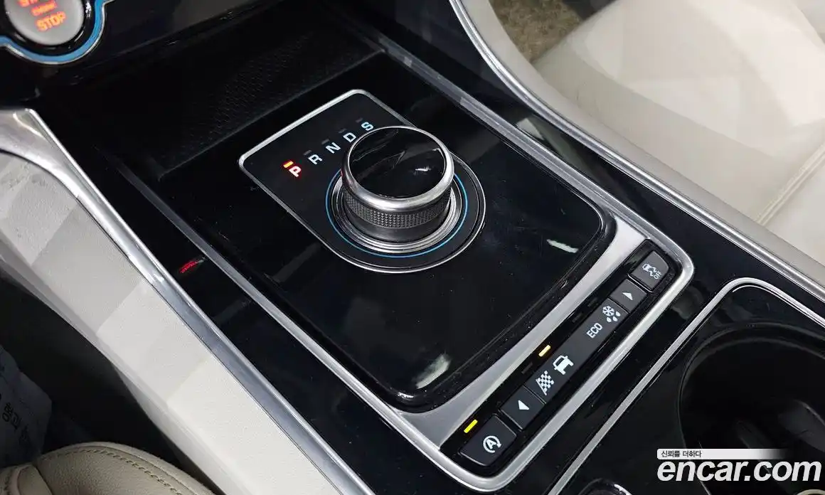 Jaguar XE 2017 2.0 гидро в Москве № 311263, фото 9