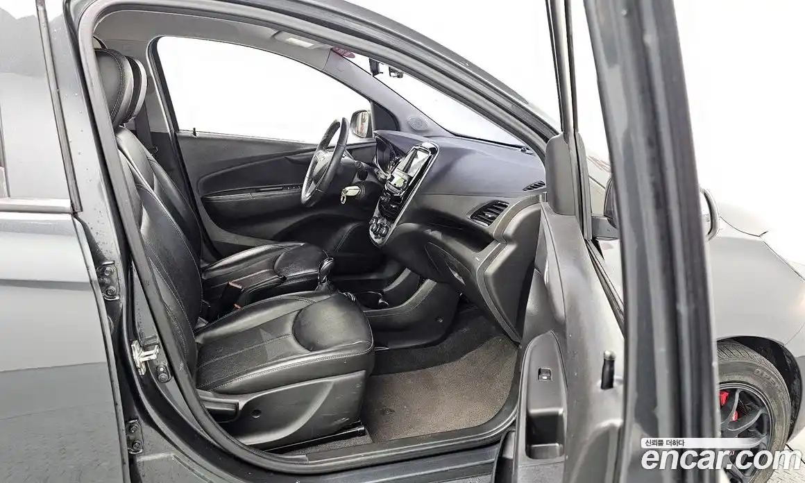 Chevrolet Spark 2016 1.0 робот в Москве, фото 11
