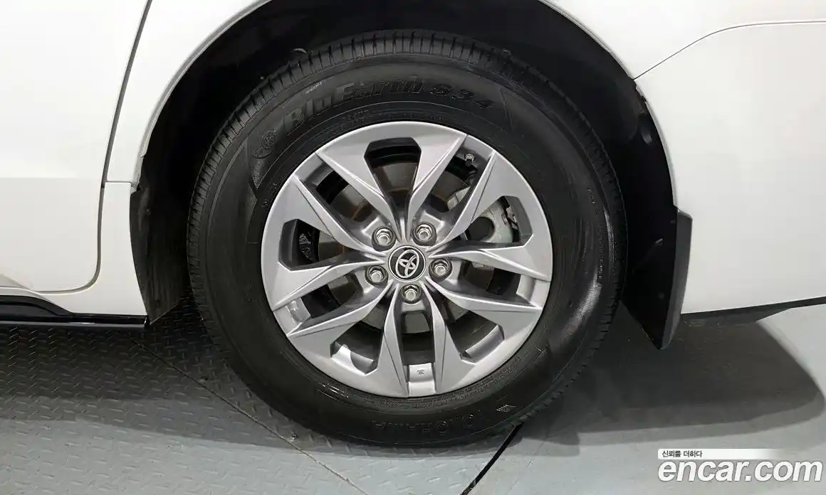 Toyota Sienna 2024 2.5 гидро в Москве № 1249997, фото 7
