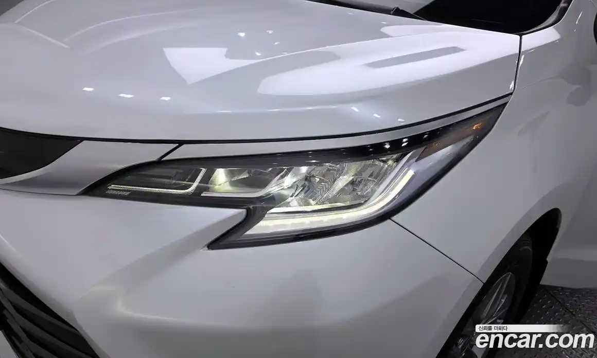 Toyota Sienna 2024 2.5 гидро в Москве № 1249997, фото 8