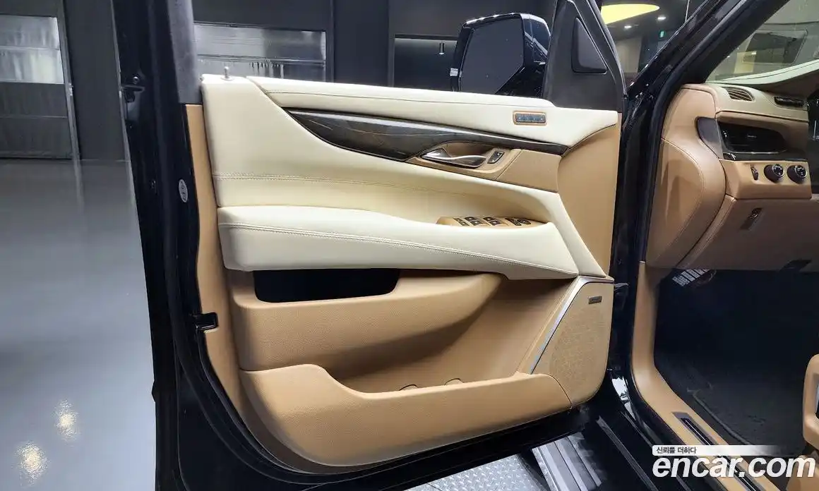 Cadillac Escalade 2020 6.2 гидро в Москве № 1253663, фото 14