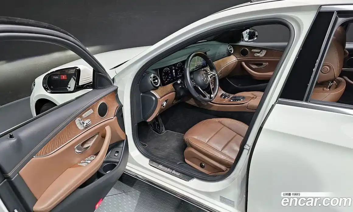 Mercedes-Benz E-Class 2023 2.0 гидро в Москве, фото 13