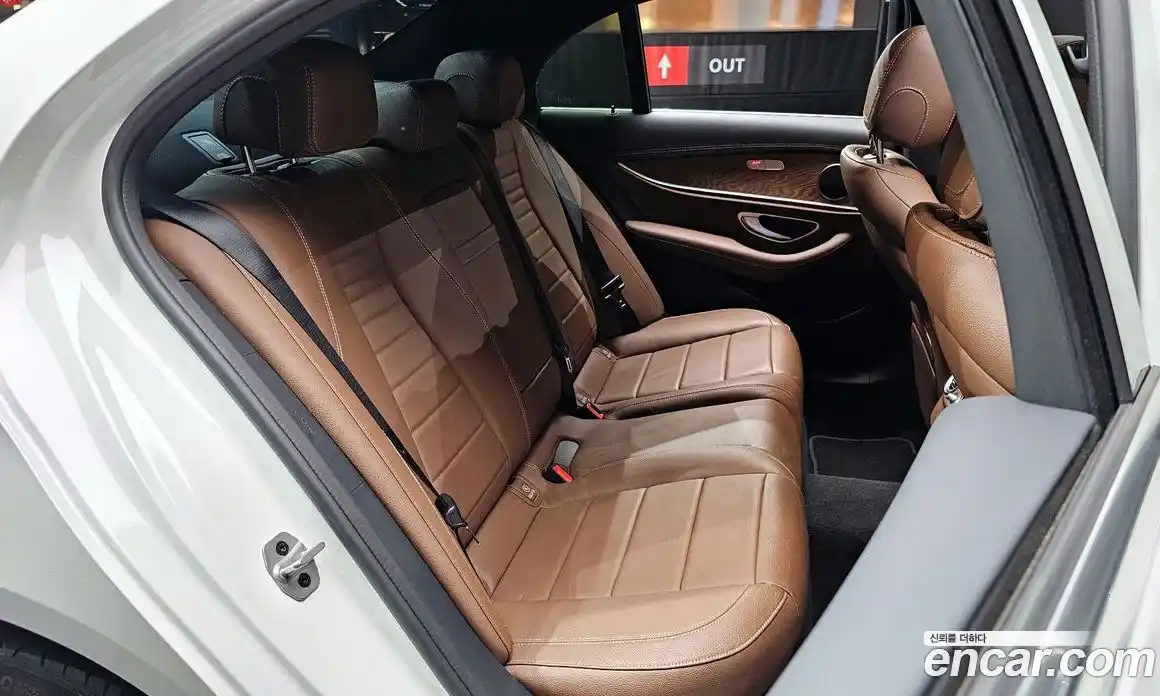 Mercedes-Benz E-Class 2023 2.0 гидро в Москве, фото 17