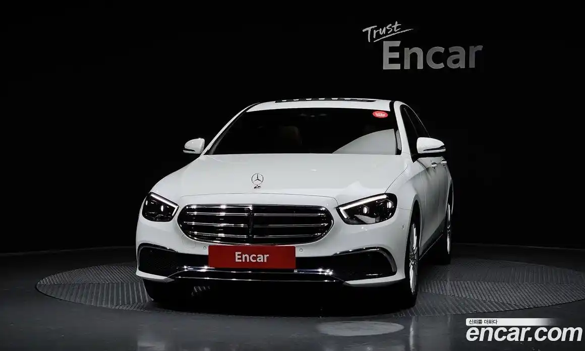 Mercedes-Benz E-Class 2023 2.0 гидро в Москве, фото 3