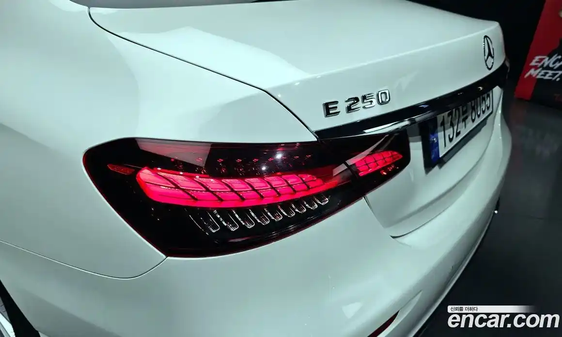 Mercedes-Benz E-Class 2023 2.0 гидро в Москве, фото 9