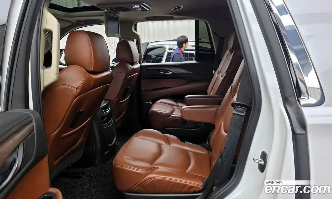 Cadillac Escalade 2018 6.2 гидро в Москве № 1351318, фото 16
