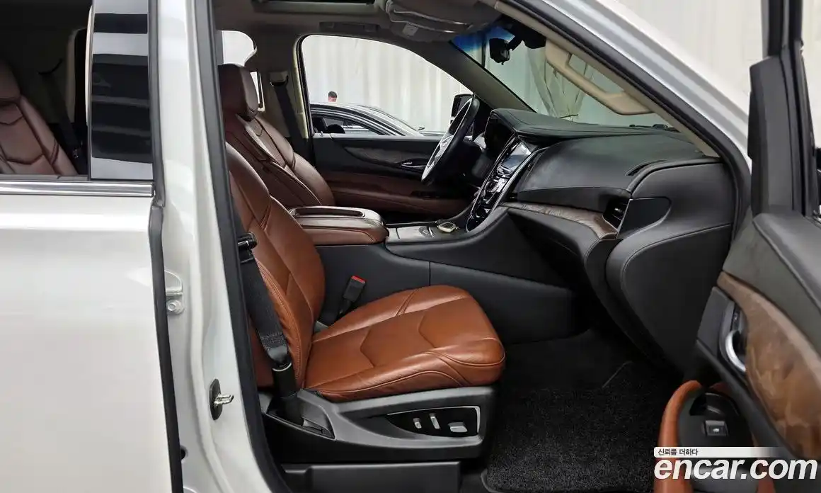 Cadillac Escalade 2018 6.2 гидро в Москве № 1351318, фото 17