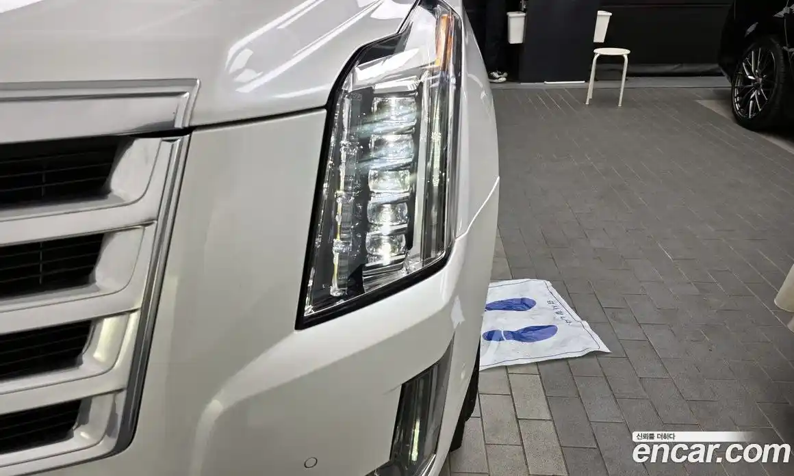 Cadillac Escalade 2018 6.2 гидро в Москве № 1351318, фото 8