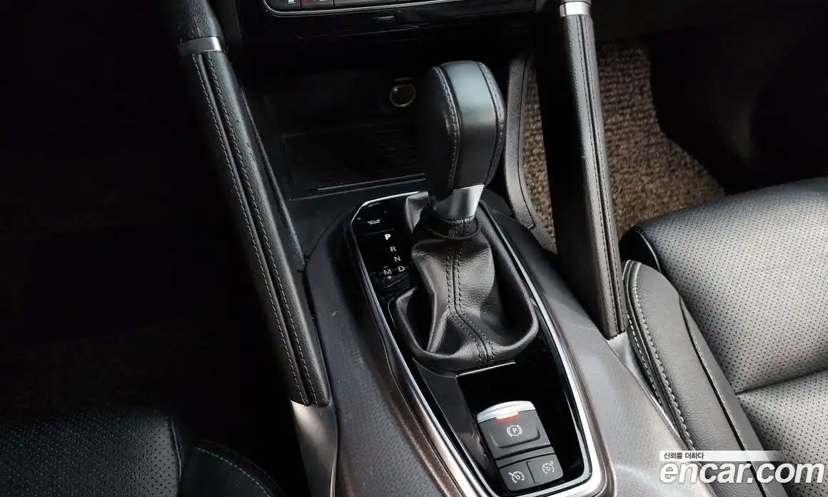 Renault QM6 2017 2.0 гидро в Москве № 1402443, фото 12