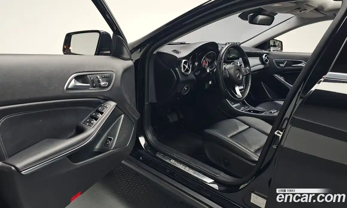 Mercedes-Benz GLA-Class 2017 2.0 гидро в Москве № 1403899, фото 13