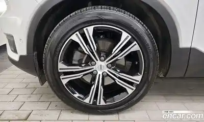 Volvo XC40 2020 2.0 гидро в Москве № 1404692, миниатюра 4