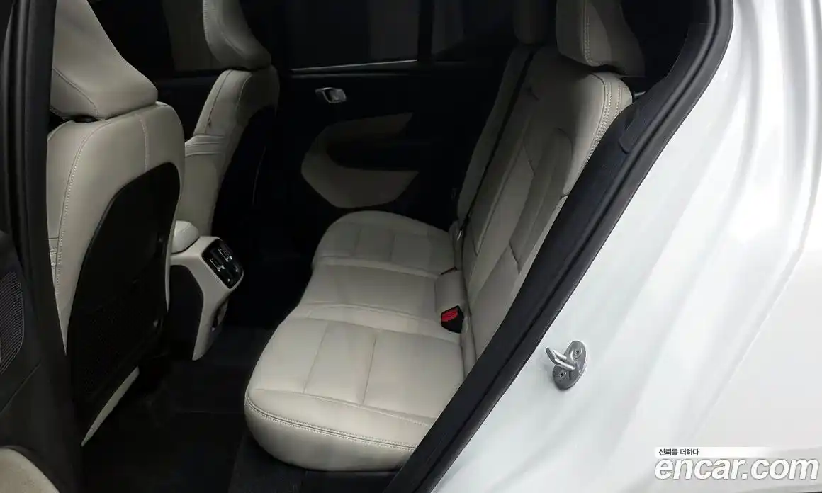 Volvo XC40 2023 2.0 гидро в Москве № 1422883, фото 18