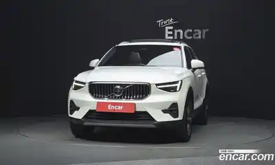 Volvo XC40 2023 2.0 гидро в Москве № 1422883, миниатюра 3
