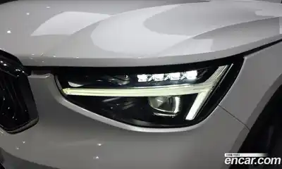 Volvo XC40 2023 2.0 гидро в Москве № 1422883, миниатюра 8