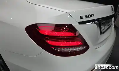 Mercedes-Benz E-Class 2020 2.0 гидро в Москве № 1545184, миниатюра 9