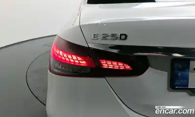 Mercedes-Benz E-Class 2022 2.0 гидро в Москве № 1545298, миниатюра 9