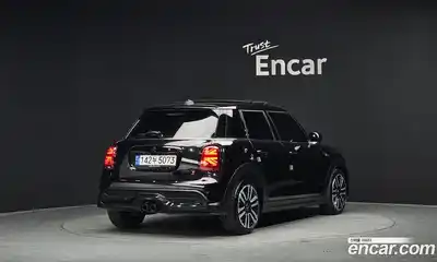 Mini Cooper 2024 2.0 гидро в Москве № 1547972, миниатюра 2
