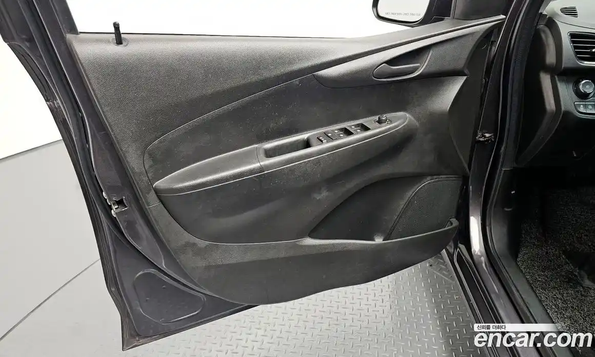 Chevrolet Spark 2016 1.0 гидро в Москве, фото 14