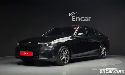 BMW 5-Series, 2023