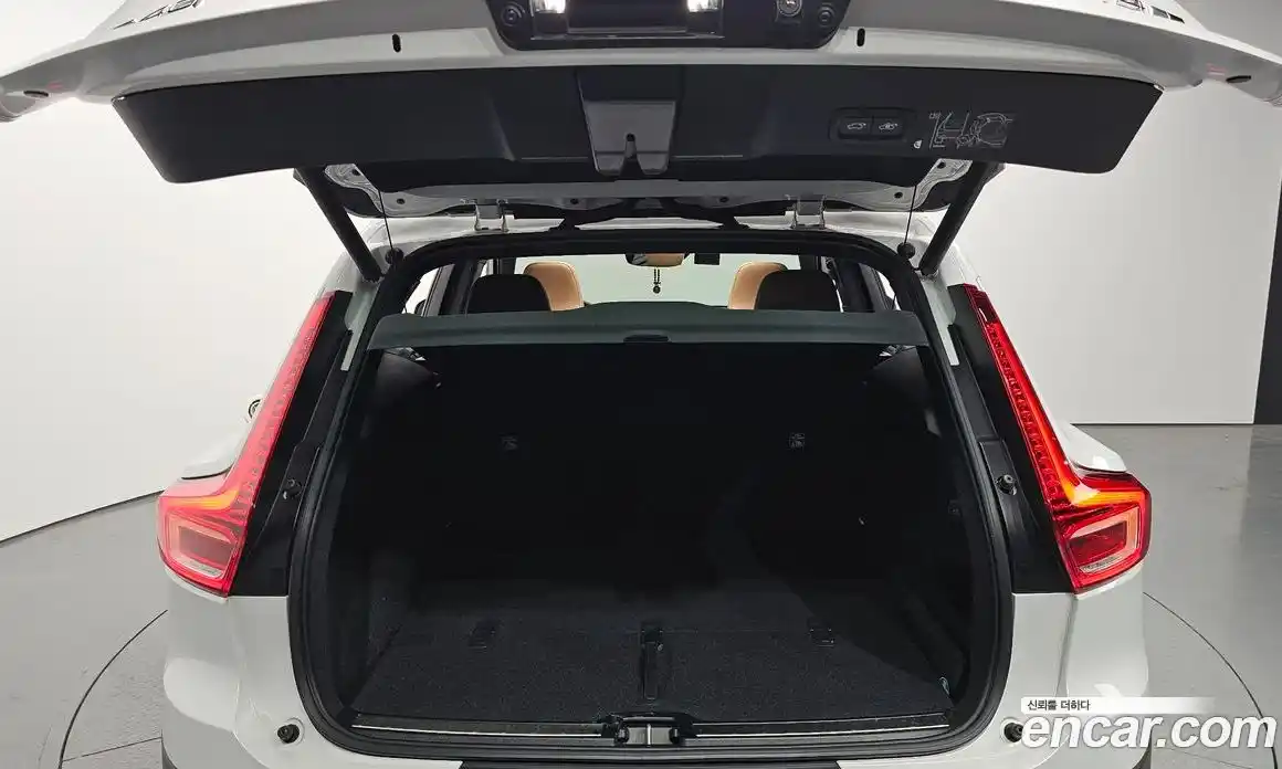 Volvo XC40 2019 2.0 гидро в Москве № 1618585, фото 26