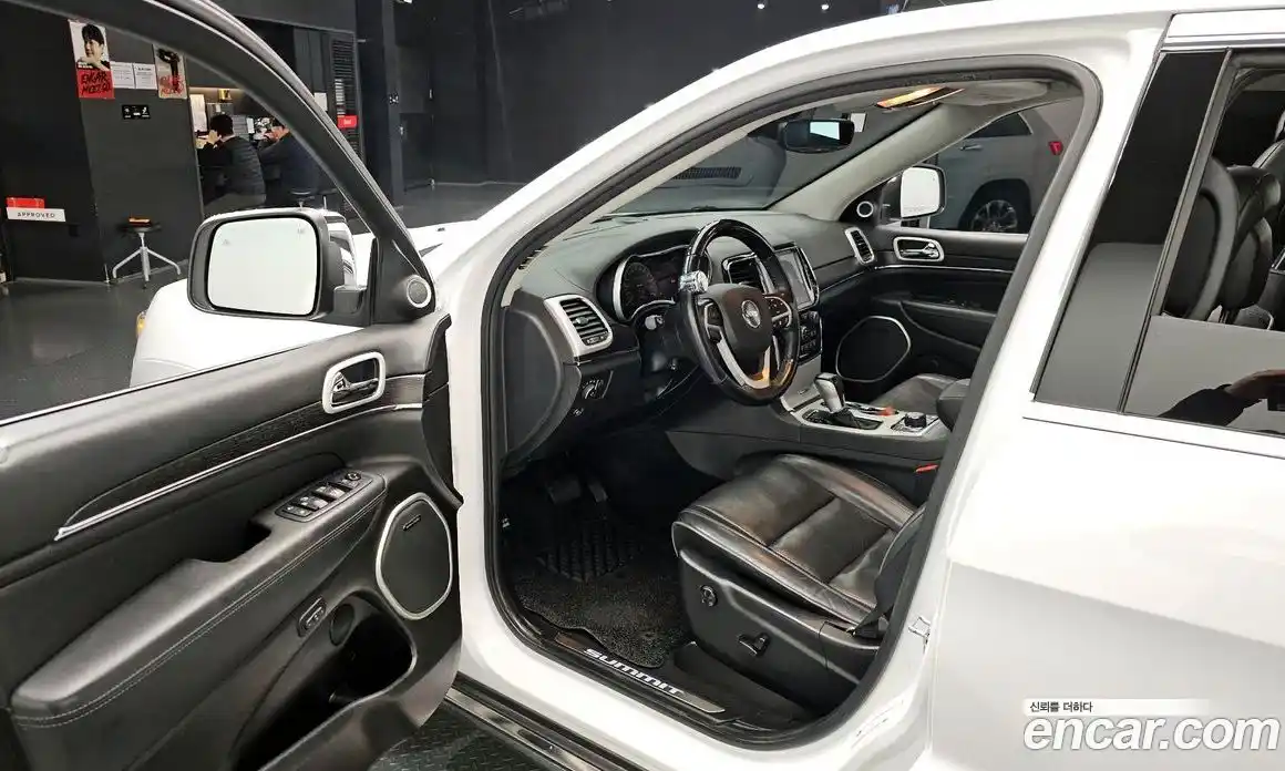 Jeep Cherokee 2020 3.6 гидро в Москве № 1694416, фото 13