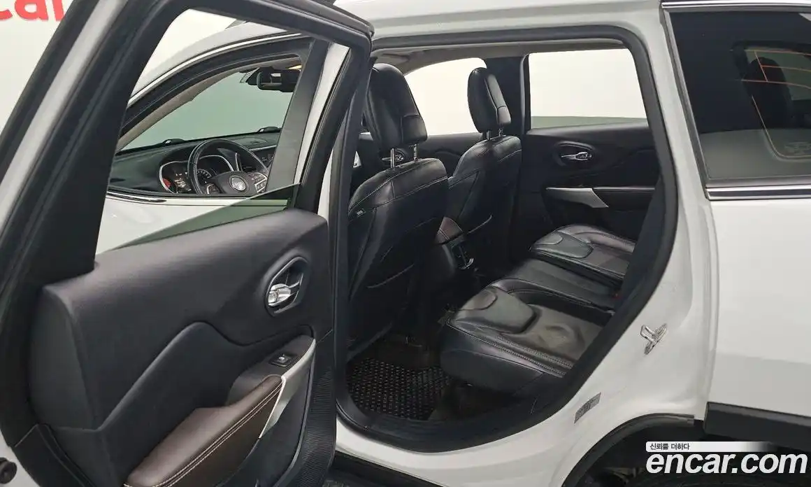 Jeep Cherokee 2017 2.2 гидро в Москве № 169738, фото 12
