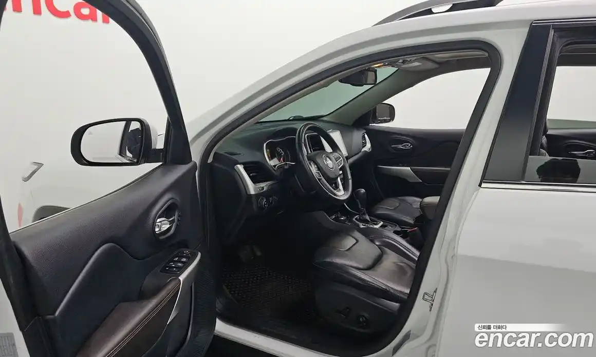 Jeep Cherokee 2017 2.2 гидро в Москве № 169738, фото 10