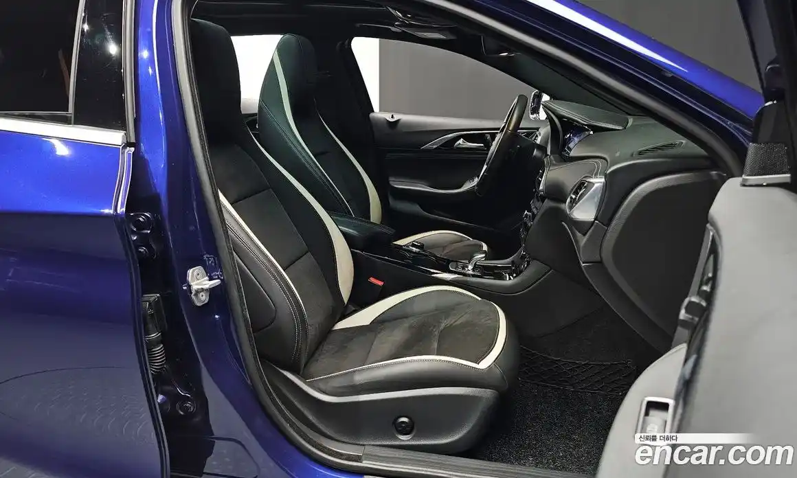 Infiniti Q30 2017 2.0 гидро в Москве № 1699121, фото 13