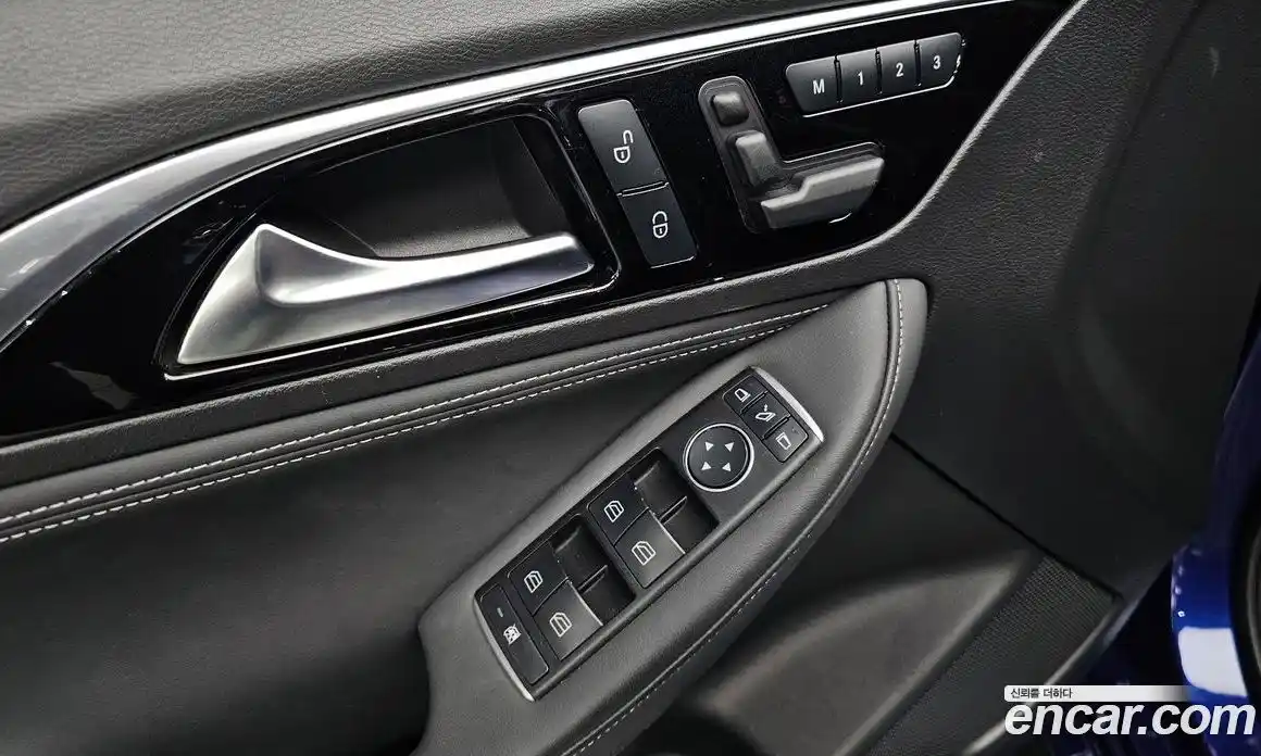 Infiniti Q30 2017 2.0 гидро в Москве № 1699121, фото 23