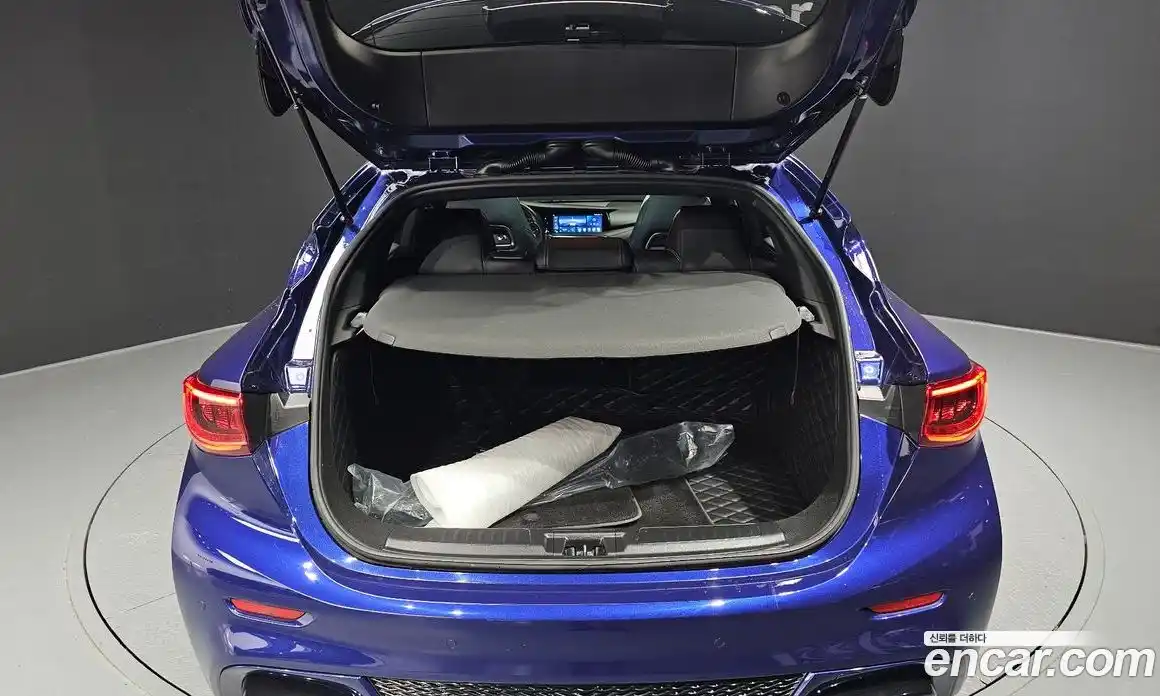 Infiniti Q30 2017 2.0 гидро в Москве № 1699121, фото 26