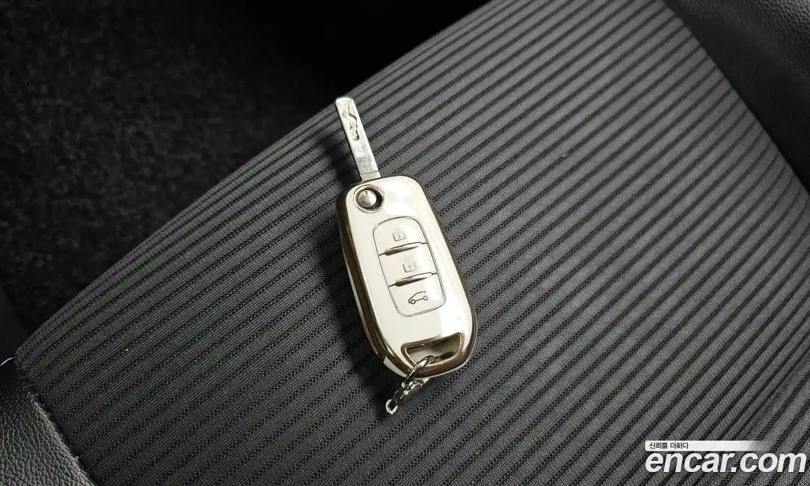 Renault SM3 2012 1.6 гидро в Москве № 1761551, фото 16