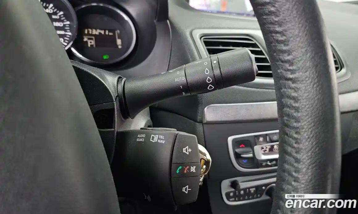Renault SM3 2012 1.6 гидро в Москве № 1761551, фото 24