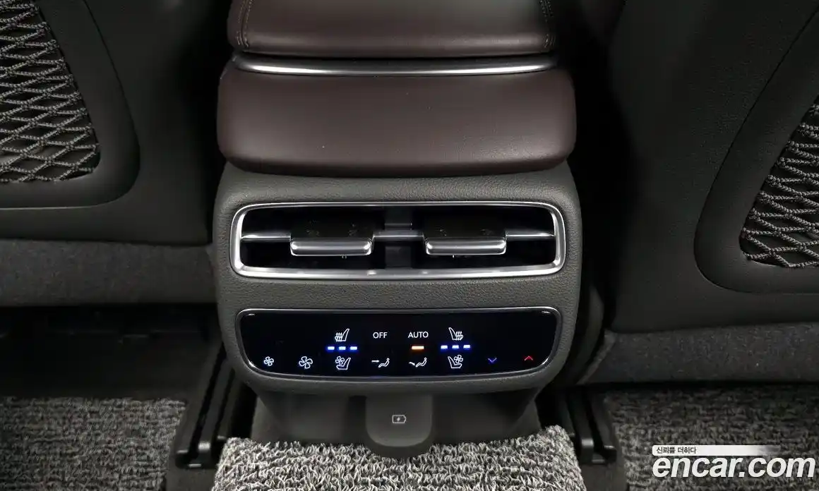 Genesis GV70 2024 2.5 гидро в Москве № 1832158, фото 25