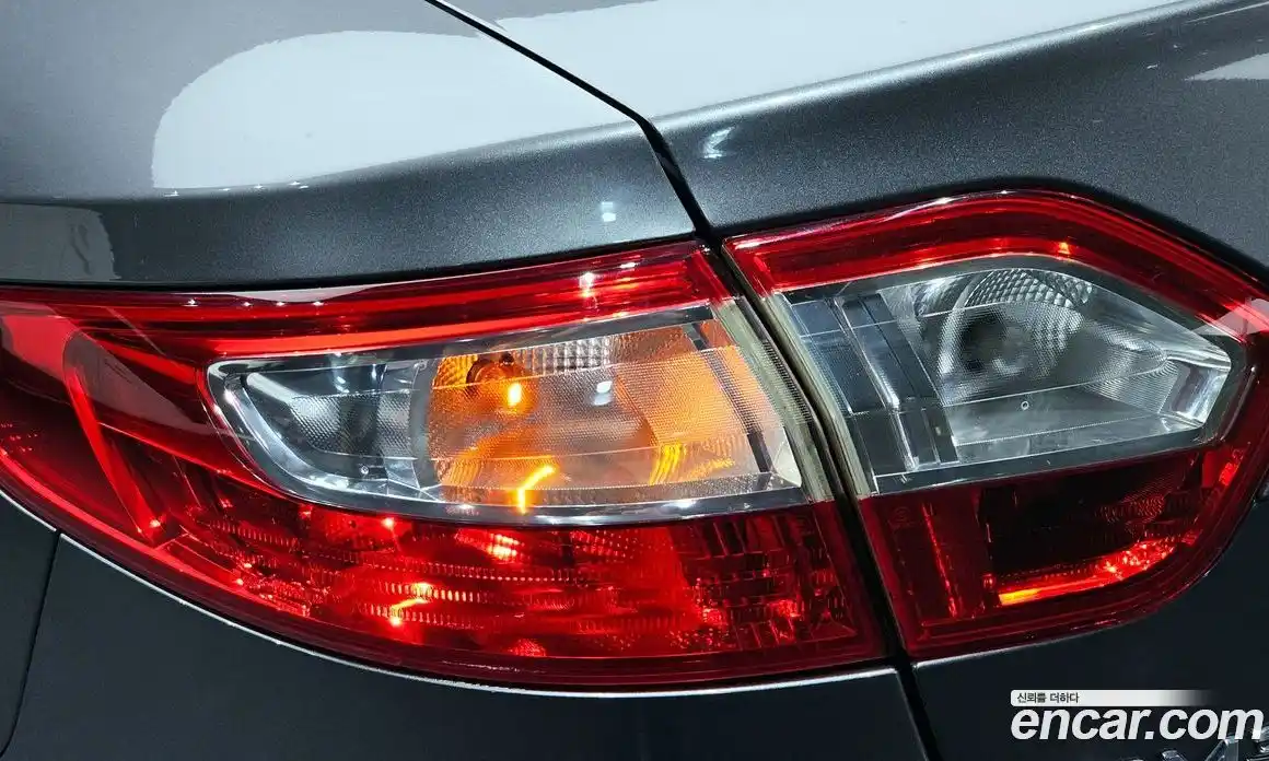 Renault SM3 2018 1.6 гидро в Москве № 1834500, фото 9