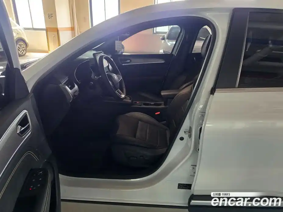 Renault Arkana 2025 1.6 вариатор в Москве № 1835087, фото 9