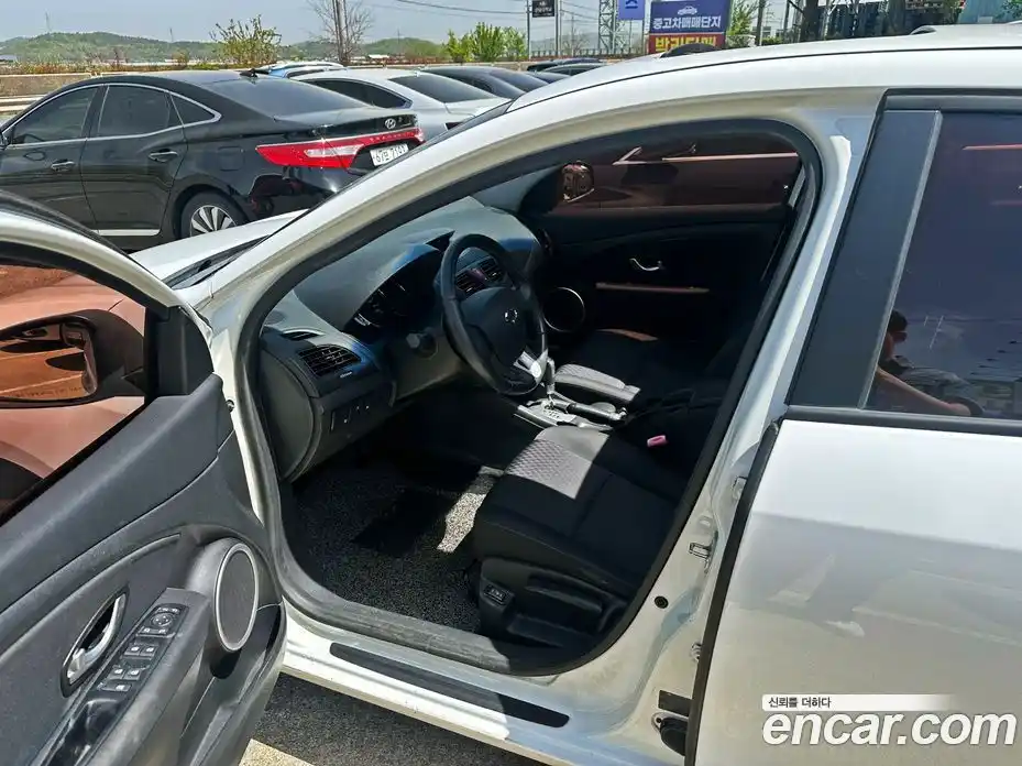 Renault SM3 2010 1.6 вариатор в Москве № 1835241, фото 9
