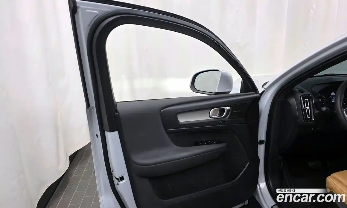 Volvo XC40 2022 2.0 гидро в Москве № 1836799, фото 14