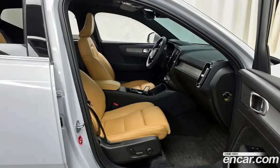 Volvo XC40 2022 2.0 гидро в Москве № 1836799, фото 17