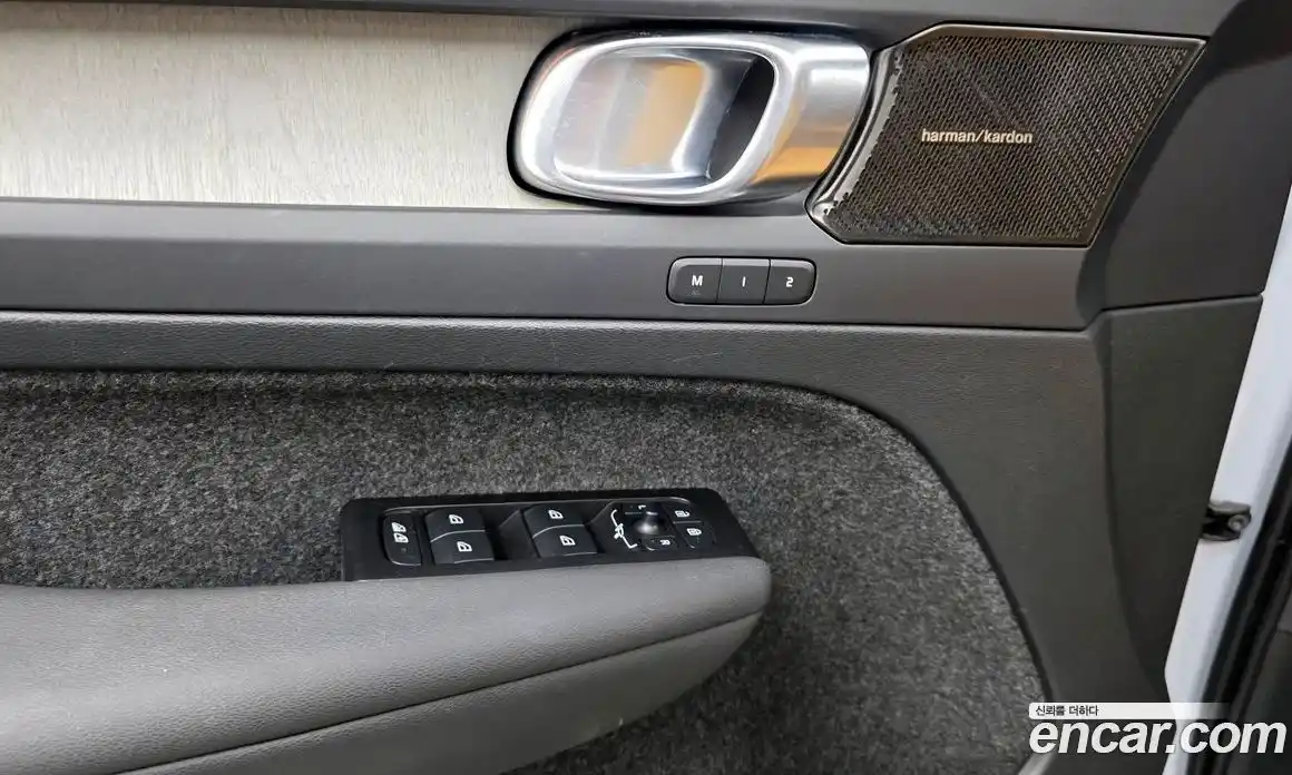 Volvo XC40 2022 2.0 гидро в Москве № 1836799, фото 28