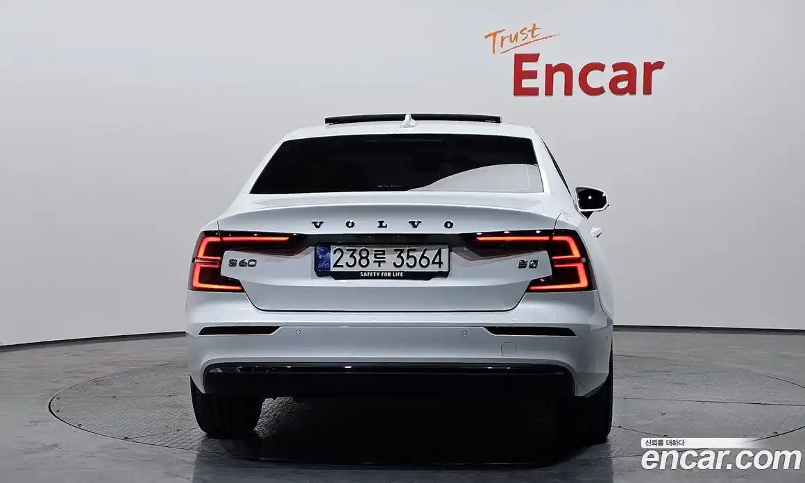 Volvo S60 2024 2.0 гидро в Москве № 1836808, фото 4