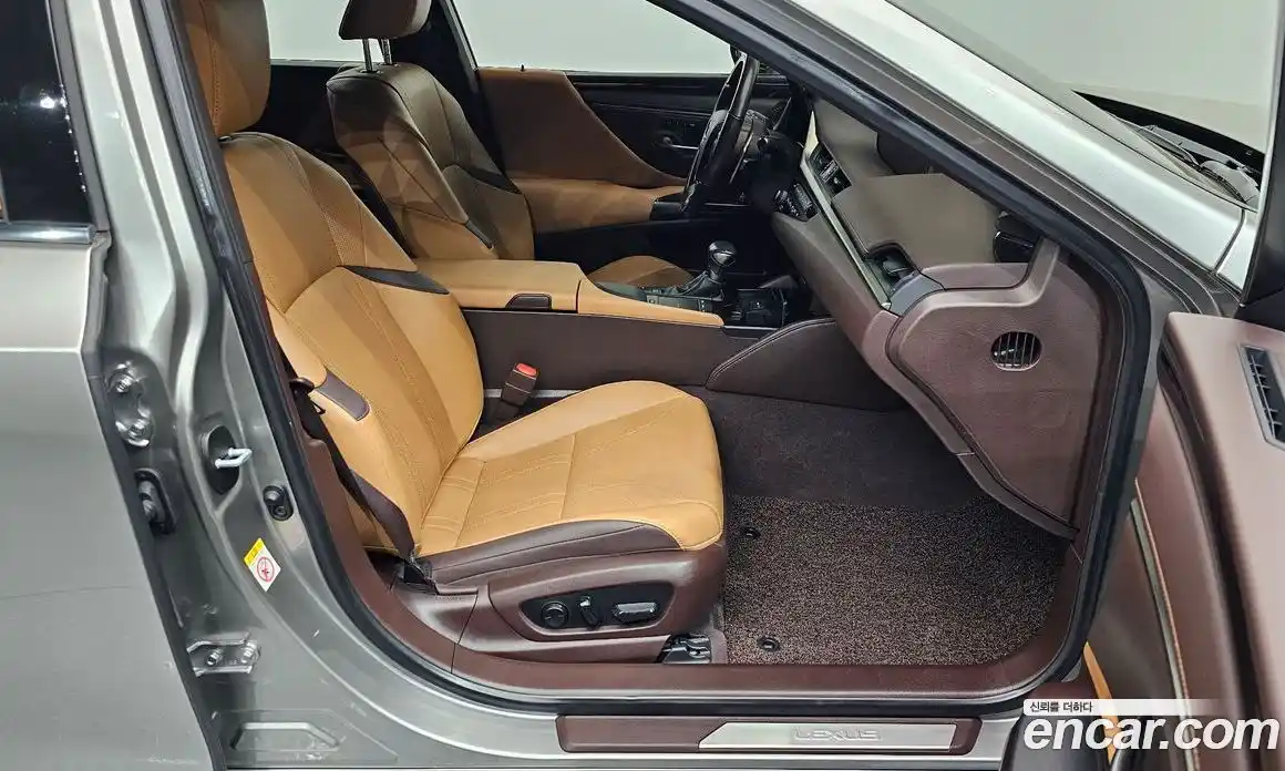 Lexus ES 2018 2.5 гидро в Москве № 1837946, фото 11