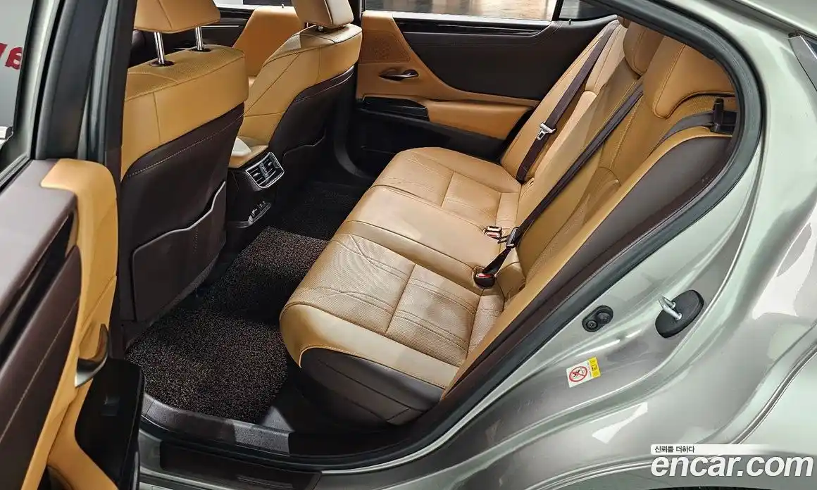 Lexus ES 2018 2.5 гидро в Москве № 1837946, фото 12