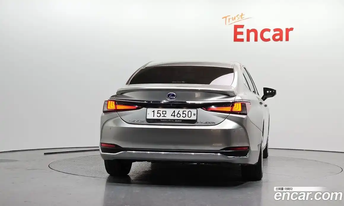 Lexus ES 2018 2.5 гидро в Москве № 1837946, фото 4