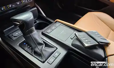 Lexus ES 2018 2.5 гидро в Москве № 1837946, миниатюра 9