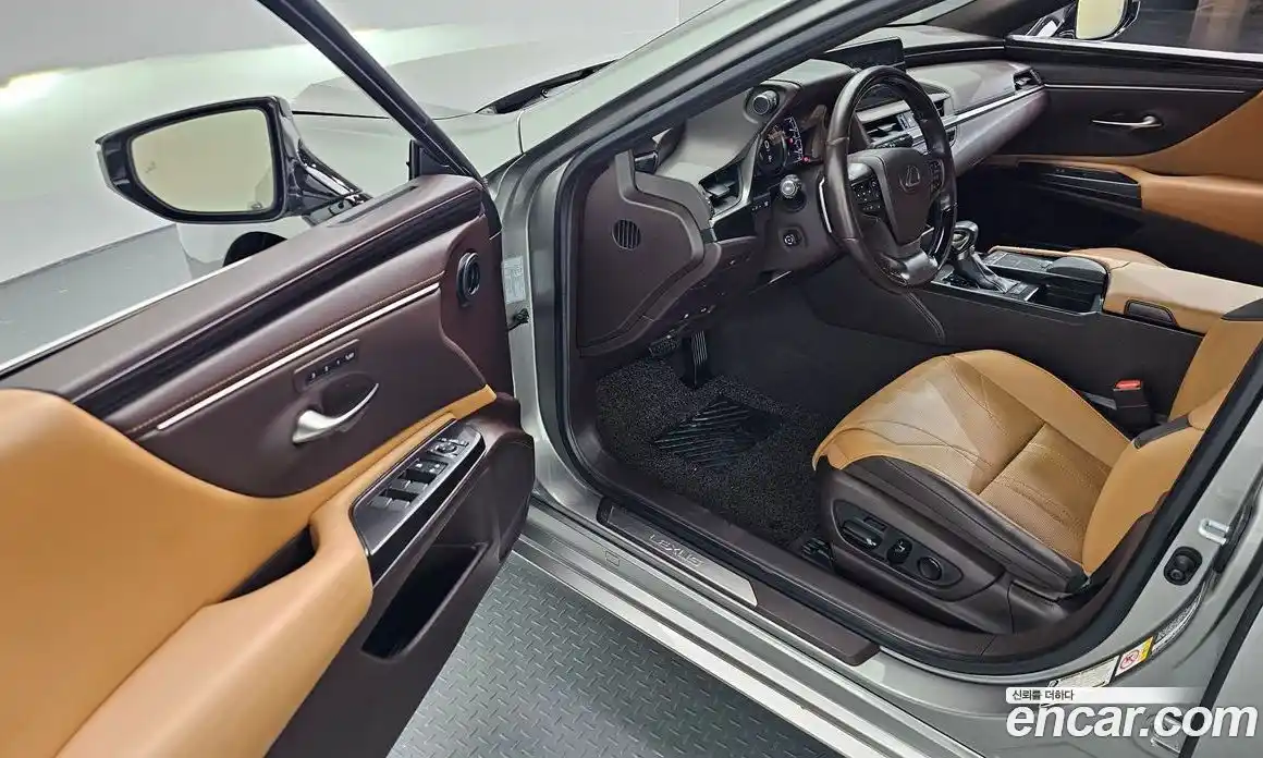 Lexus ES 2018 2.5 гидро в Москве № 1837946, фото 10