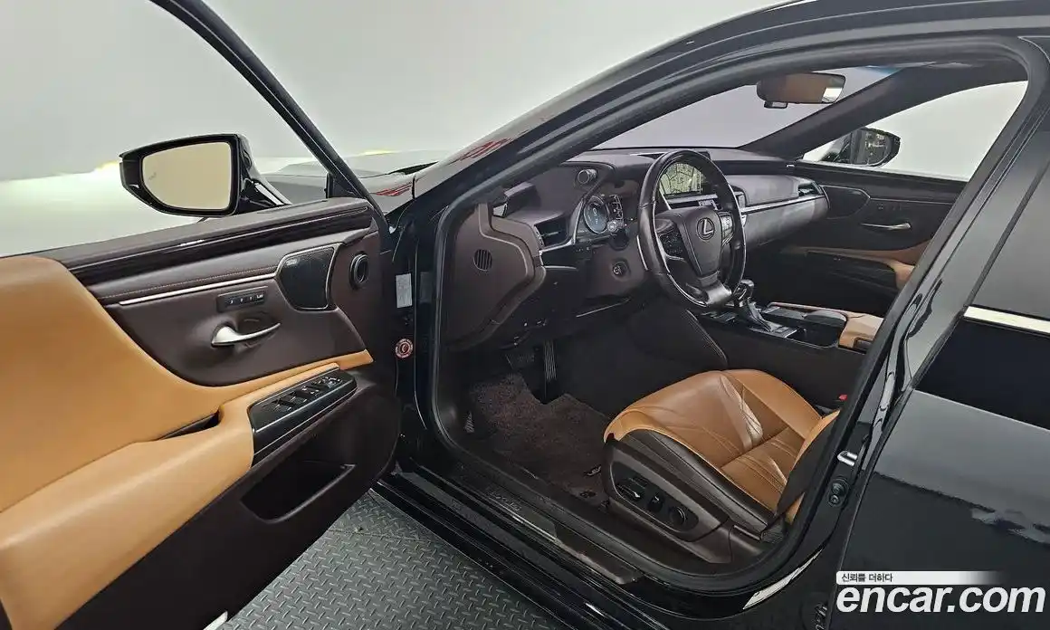 Lexus ES 2018 2.5 гидро в Москве № 1837962, фото 13