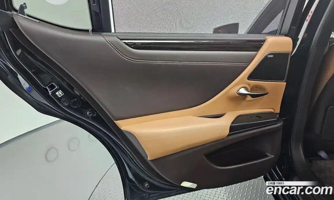Lexus ES 2018 2.5 гидро в Москве № 1837962, фото 15