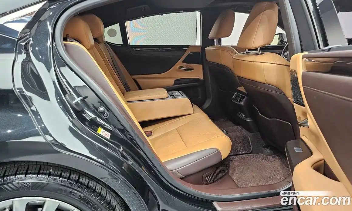 Lexus ES 2018 2.5 гидро в Москве № 1837962, фото 16