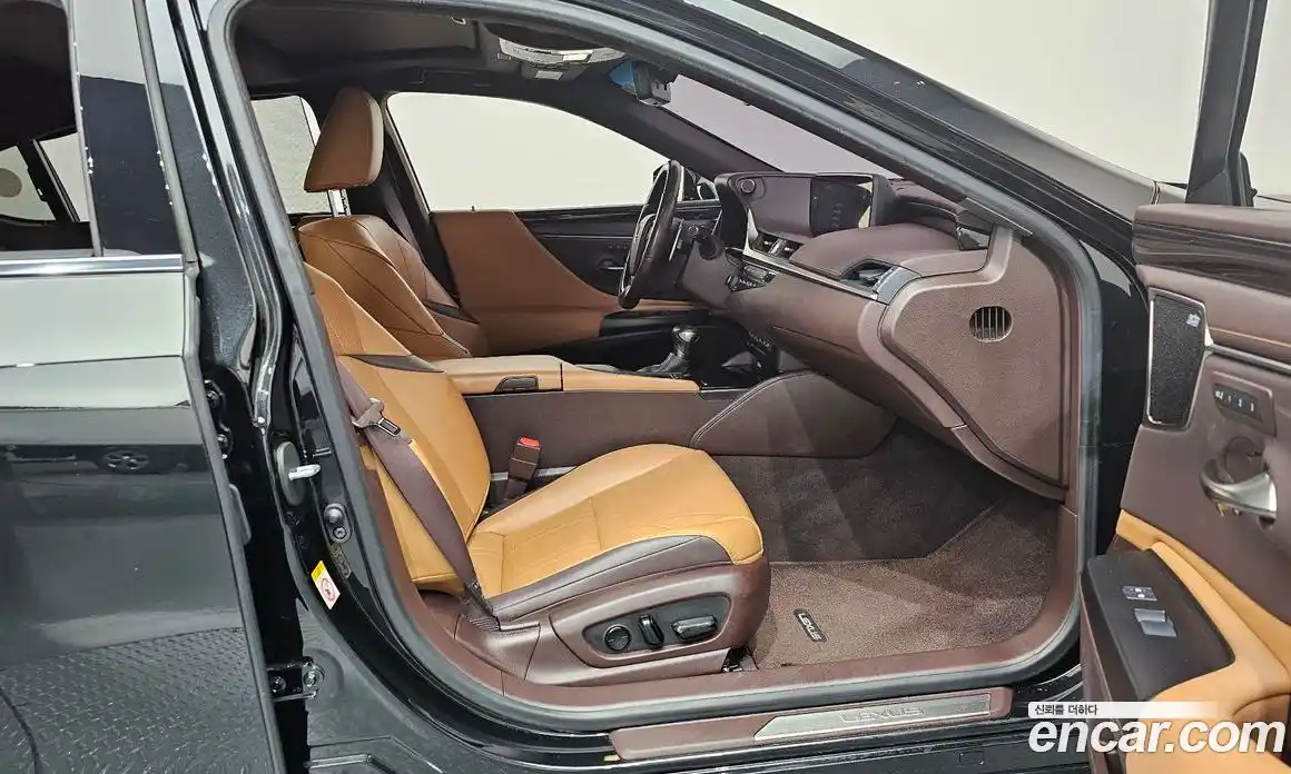 Lexus ES 2018 2.5 гидро в Москве № 1837962, фото 17
